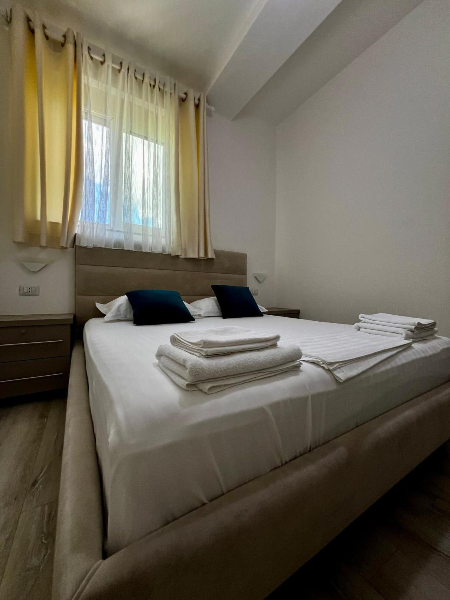 Le Monde 2 Hotel Borsh